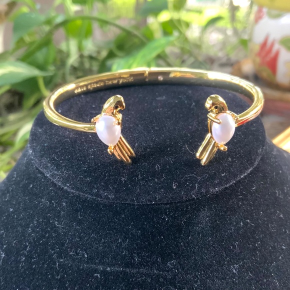 Kate Spade Gold Pearl LOVE BIRD Bracelet⭐️NEW W/TAG Hinge Spring Scene Bird CUFF - Picture 6 of 14